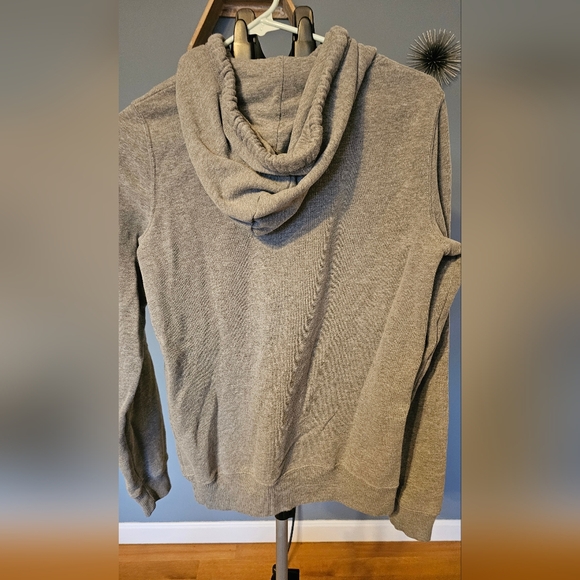 HOLLISTER GRAY HOODIE- FLOWERS PATTERN ON FRONT- SIZE SMALL - Picture 2 of 3